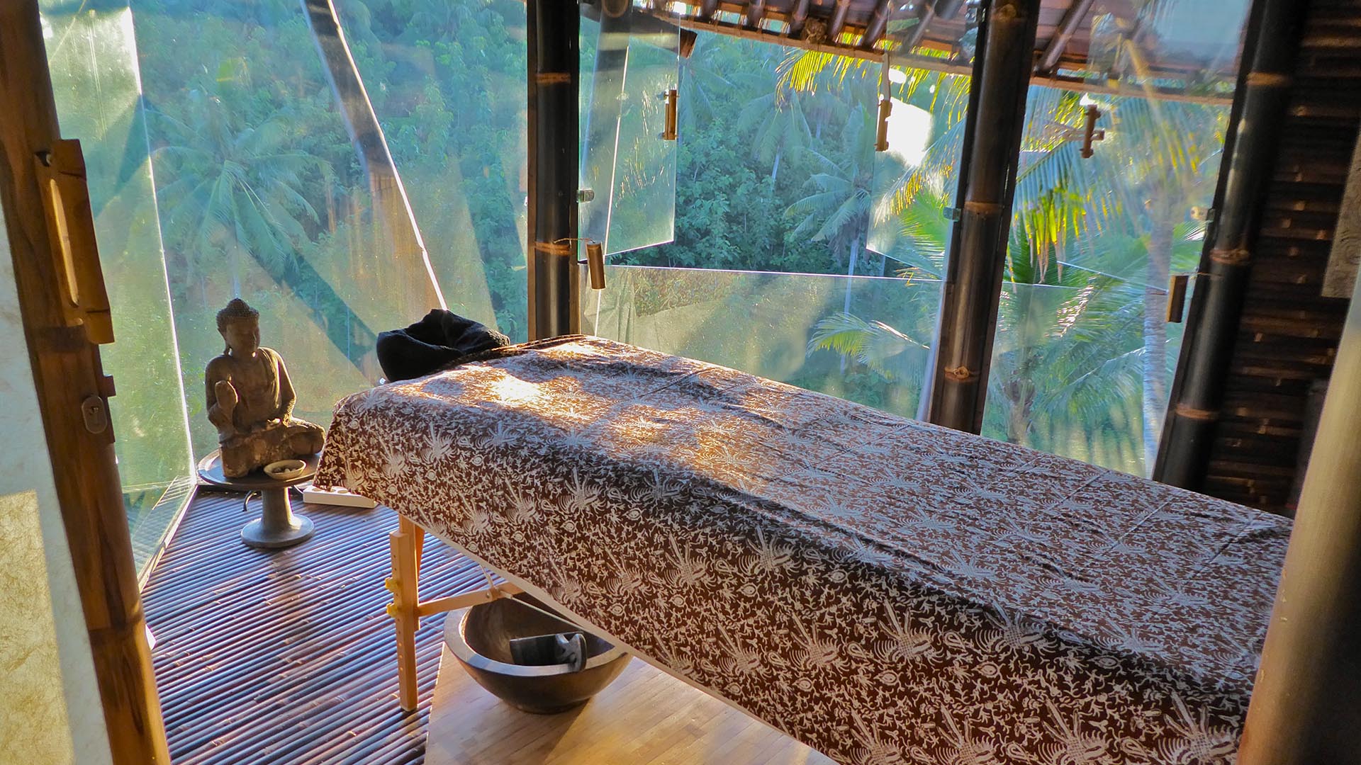 massage table
